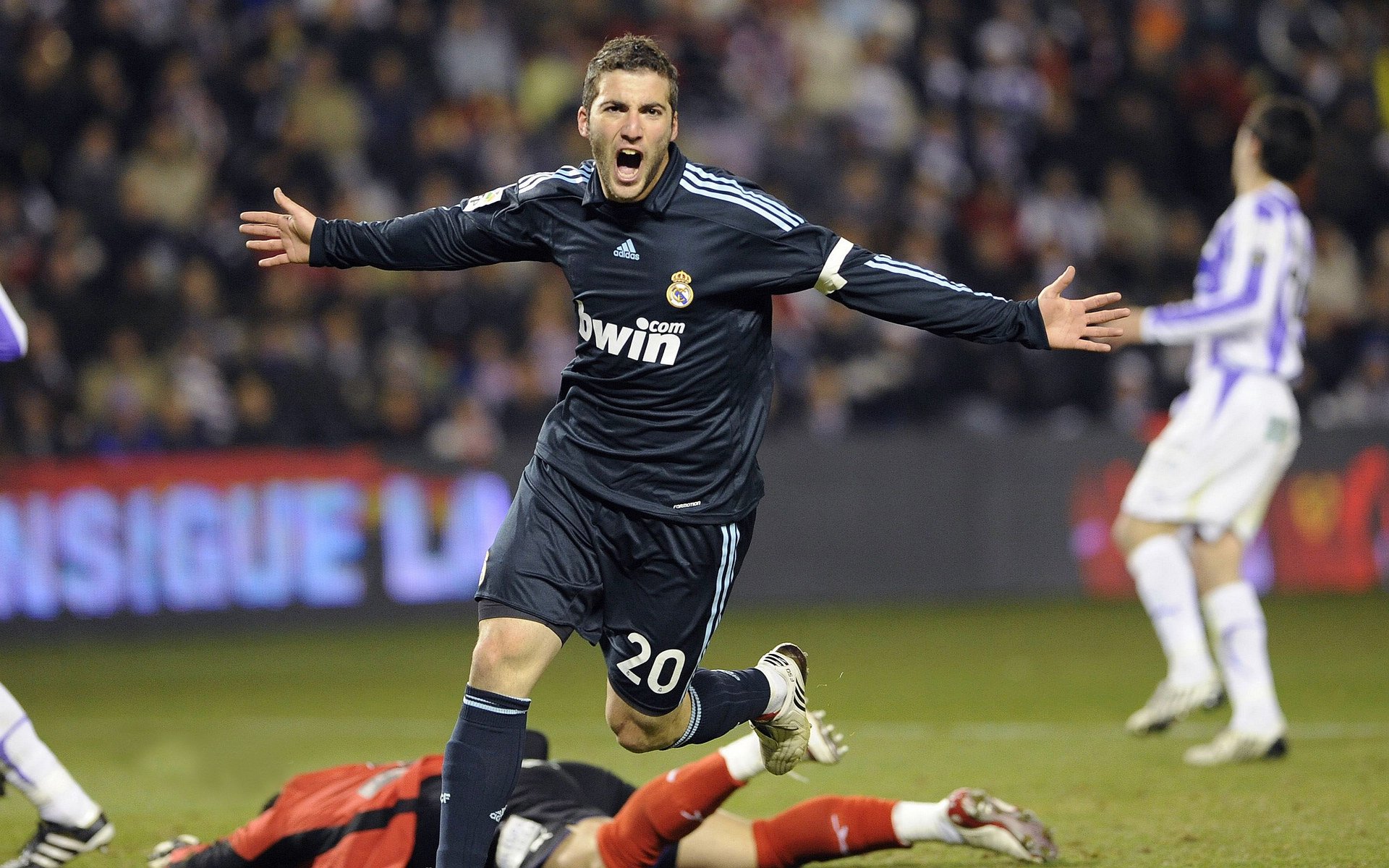 米兰体育APP下载-电竞少年拼尽全力书写传奇，什么叫电竞少年