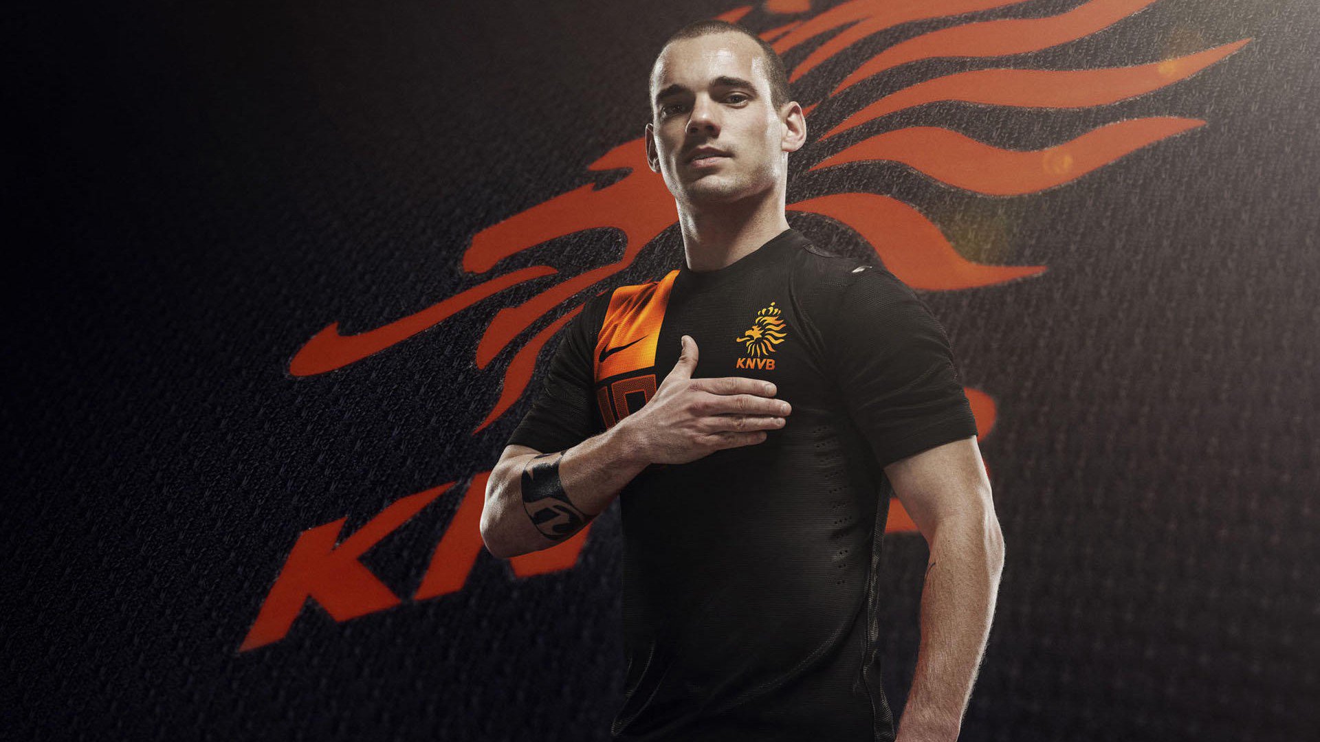 球队训练场氛围热烈高涨，球队的训练计划包括哪些